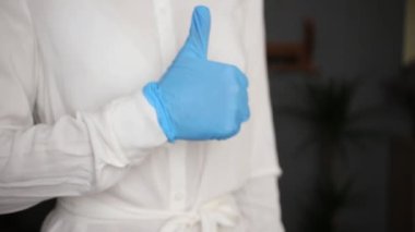 Hemşire onaylıyor.