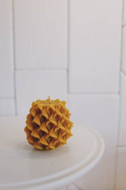 Doğal balmumunda mum.