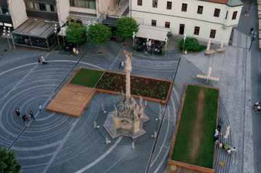 Slovakya, Trnava 'nın merkez meydanı yukarıdan görülüyor.