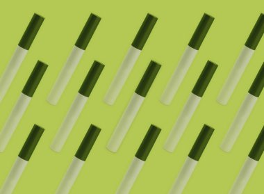 Rimelli tek renkli yeşil kolaj.