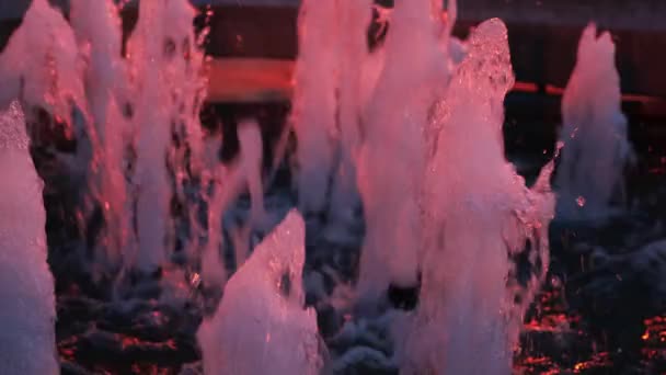 噴水の泡立った水 — ストック動画