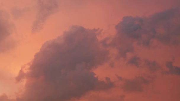 Delikatny Zachód Słońca Niebo Powolnym Ruchem Chmur — Wideo stockowe