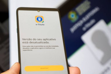 Geçmişi bulanık seçimler için e-başlık uygulaması.