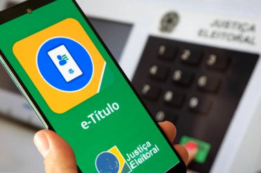 Geçmişi bulanık seçimler için e-başlık uygulaması.