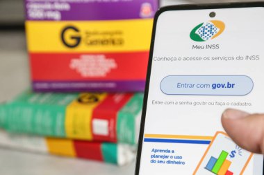 Meu INSS uygulamasının Brezilya hükümetinin sağladığı faydaların arka planında ilaç kullanımı.