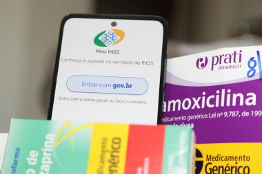 Meu INSS uygulamasının Brezilya hükümetinin sağladığı faydaların arka planında ilaç kullanımı.