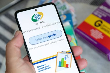 Meu INSS uygulamasının Brezilya hükümetinin sağladığı faydaların arka planında ilaç kullanımı.