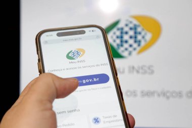 Meu INSS uygulamasının Brezilya hükümetinin sağladığı faydaların arka planında ilaç kullanımı.