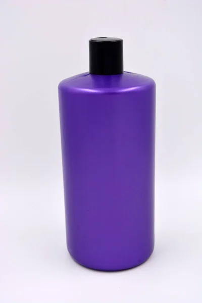 Grand Flacon Shampooing Rond Plastique Violet Avec Couvercle Noir Situé — Photo