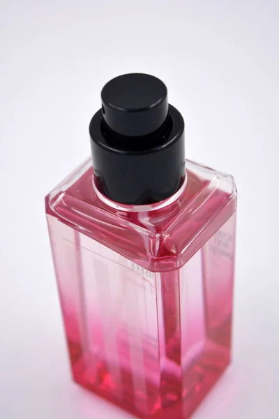 Brillante Hermosa Botella Transparente Rosada Aerosol Eau Toilette Perfumes Mujer —  Fotos de Stock