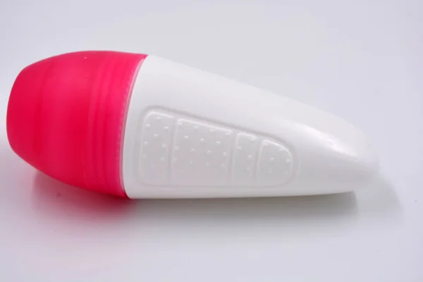Interesante Envase Plástico Desodorante Roll Para Mujer Con Tapa Plástico —  Fotos de Stock