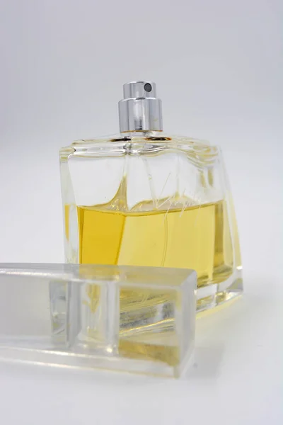 Kobiece Stylowe Perfumy Butelka Perfum Szklanej Butelce Świeżym Jasnym Aromatem — Zdjęcie stockowe
