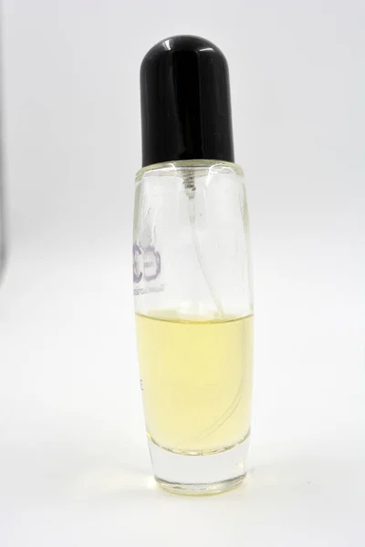Perfume Elegante Das Mulheres Uma Garrafa Perfume Uma Garrafa Vidro — Fotografia de Stock