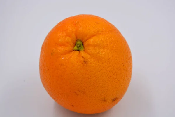 Pyszne Zdrowe Dojrzałe Owoce Jedna Duża Pomarańcza Słodka Pomarańcza Ułożona — Zdjęcie stockowe