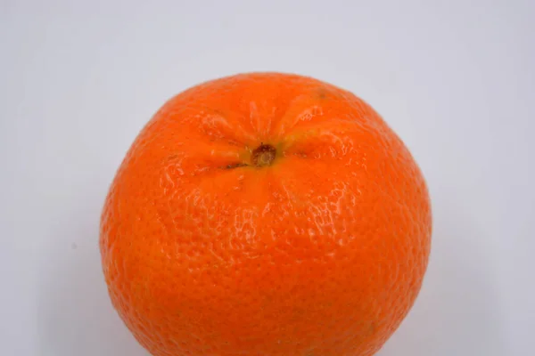 Pyszne Zdrowe Dojrzałe Owoce Pomarańczowe Słodkie Mandarynki Białym Tle — Zdjęcie stockowe