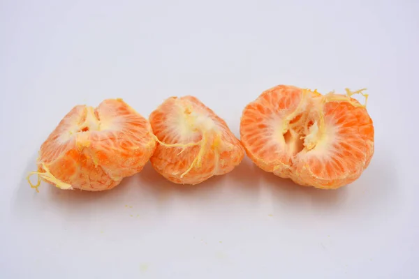 Mogen Och Läcker Färsk Frukt Skalad Apelsin Mandarin Utan Hud — Stockfoto