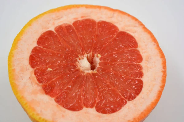 Čerstvé Ovoce Lahodné Zdravé Žluté Červené Zralé Grapefruity Leží Krájené — Stock fotografie