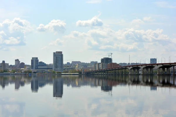 Prachtige Intrigerende Achtergrond Van Stad Dnipropetrovsk Dnipro Een Metropool Met — Stockfoto