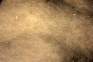 Kış, güzel soğuk hava. Parlak beyaz ve hafif kar Ukrayna 'nın Dnipro şehrinde yerde yatıyor..