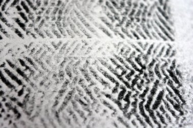 A4 kağıdından beyaz ofis kağıtları, üzerine lazer yazıcı basılmış - grafiklerin, dokunun, yapının, şekillerin, geçmişlerin alışılmadık çizimleri.