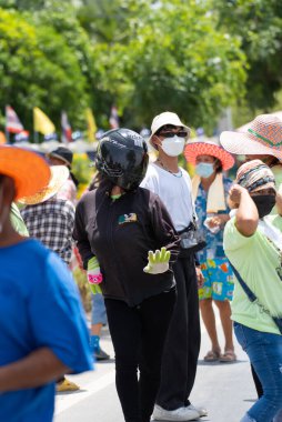 Suphanburi, Tayland - 11 Haziran 2022: Tayland 'da Budist Budist ayininde Budist rahiplerin rahip ayini