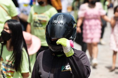 Suphanburi, Tayland - 11 Haziran 2022: Tayland 'da Budist Budist ayininde Budist rahiplerin rahip ayini