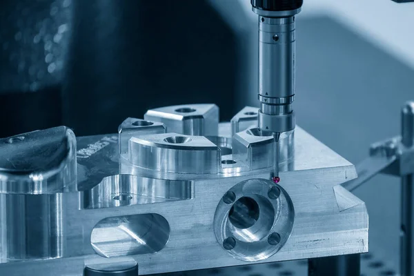 Die Cmm Maschine Zur Messung Der Aluminiumteile Die Qualitätskontrolle Von — Stockfoto