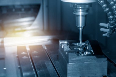 CNC değirmen makinesi enjeksiyon kalıbını katı top değirmeni aracıyla kesiyor. Kalıplar, sert top değirmeni ile makine merkeziyle kesme işlemi yapıyor.