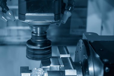 The CNC milling machine rough cutting the injection mold parts by face cutter tools. The mold and die manufacturing process by machining center with the solid endmill tools.