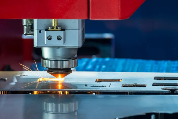 Close Scene Fiber Laser Cutting Machine Cutting Machine Cut Metal — Fotografia de Stock