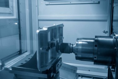 Yatay eksen CNC değirmen makinesi vakum küf kısmını indekslenebilir araçla kesiyor. CNC değirmen makinesinin küf ve ölüm üretim konsepti.