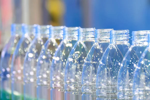 Technology Drinking Water Manufacturing Process Empty Drinking Water Bottles Conveyor — Foto de Stock