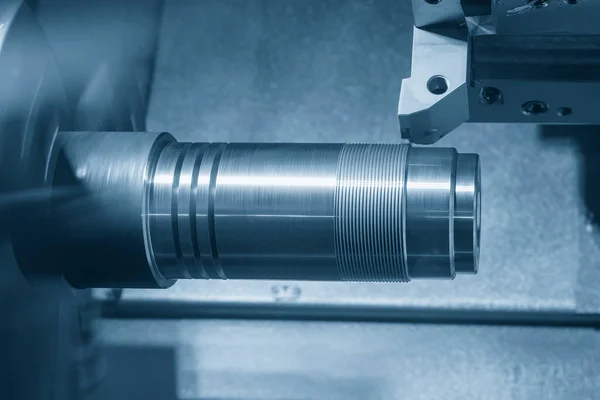 Cnc Draaibank Machine Draad Snijden Aan Het Einde Van Metalen — Stockfoto