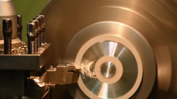 Μηχανή Τόρνου Ακατέργαστη Κοπή Μεταλλικών Πλακών Διαδικασία Μεταλλοτεχνίας Μηχανή Στροφής — Αρχείο Βίντεο