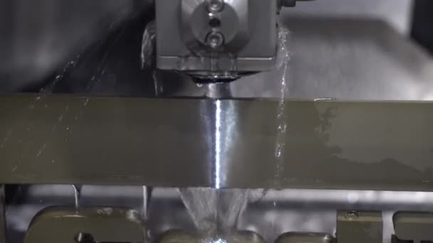 Closeup Scene Wire Edm Machine Cutting Mold Insert Parts Die — Stockvideo