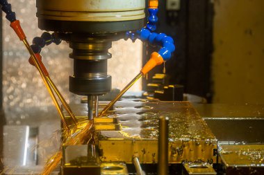 CNC değirmen makinesi, kalıpları yağ soğutma metoduyla kesiyor. Kalıplar ve ölenler, makine merkezi tarafından katı top son değirmeni araçlarıyla üretiliyor..