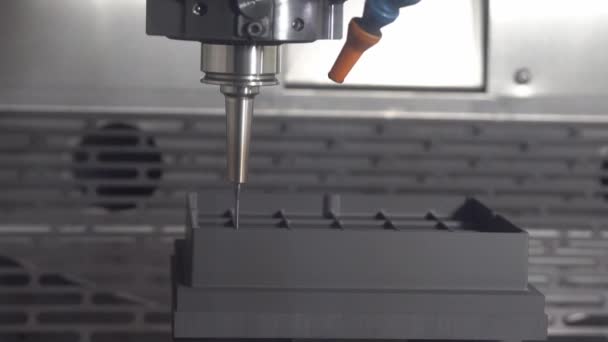 Cnc Milling Machine Finish Cutting Graphite Electrode Parts Solid Ball — Stockvideo