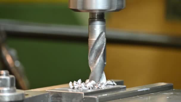 Proces Wykonywania Otworów Frezarce Wiertarką Koncepcja Obróbki Metalu Frezarce — Wideo stockowe