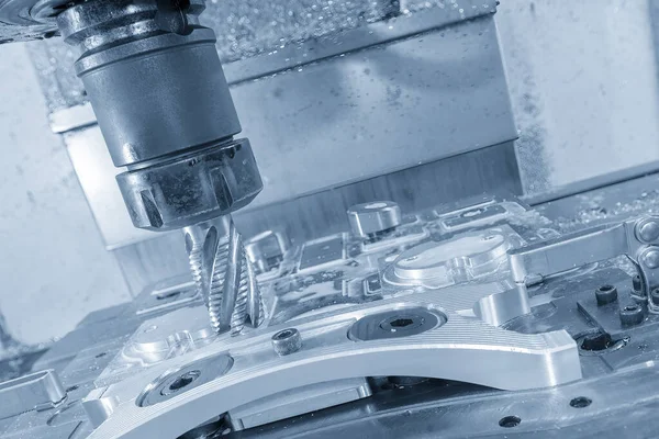 Otomotiv Parçaları Üretim Süreci Kaba Kesiciyle Cnc Değirmen Makinesi Kaba — Stok fotoğraf