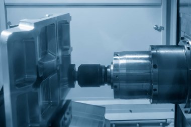 Yatay eksen CNC değirmen makinesi vakum küf kısmını indekslenebilir araçla kesiyor. CNC değirmen makinesinin küf ve ölüm üretim konsepti.