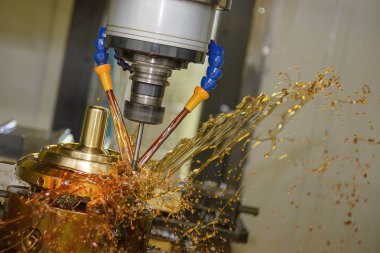 CNC değirmen makinesi, kabuk kalıplarını yağ soğutma metoduyla kesiyor. Kalıplar ve ölenler, makine merkezi tarafından katı top son değirmeni araçlarıyla üretiliyor..