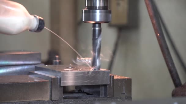 Proceso Perforación Agujeros Fresadora Concepto Trabajo Del Metal Fresadora — Vídeo de stock
