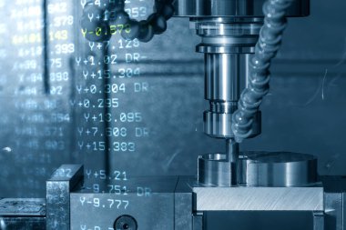 Soyut sahne CNC değirmen makinesi kesme ve G-kod veri arkaplanı. Küf parçaları düz uçlu değirmen aracı ile makine merkezi kesme işlemi.