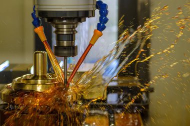 CNC değirmen makinesi, kabuk kalıplarını yağ soğutma metoduyla kesiyor. Kalıplar ve ölenler, makine merkezi tarafından katı top son değirmeni araçlarıyla üretiliyor..