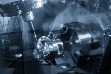 5 eksenli CNC değirmen makinesi, otomotiv kısmını sağlam bir top değirmeni aracıyla kesiyor. CNC Torna 'nın yüksek teknoloji otomotiv parçası üretim süreci.