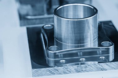 Açık mavi sahnedeki çelik çalıyı kapatın. Standart parçalar öldü. Bileşen üretim kavramı..