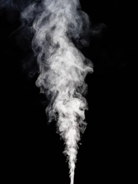Fumaça Branca Sobe Rapidamente Para Cima Contra Fundo Preto — Fotografia de Stock