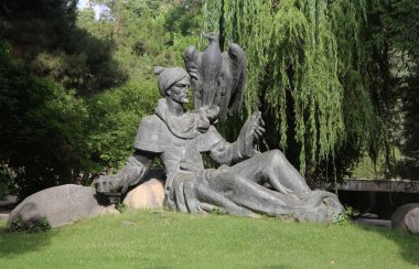 Ömer Hayyam Dushanbe Tacikistan Anıtı