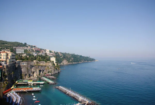 İtalya Amalfi Sahil Manzarası Sorento kıyı şeridi.