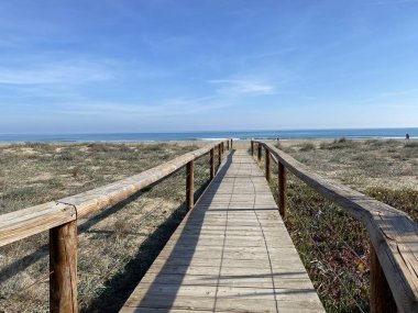 Denize giden yol, denize giden ahşap yol, patika.